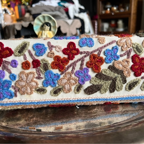 BOHO Floral EMBROIDERED VINTAGE HMONG BAG - Picture 5 of 9